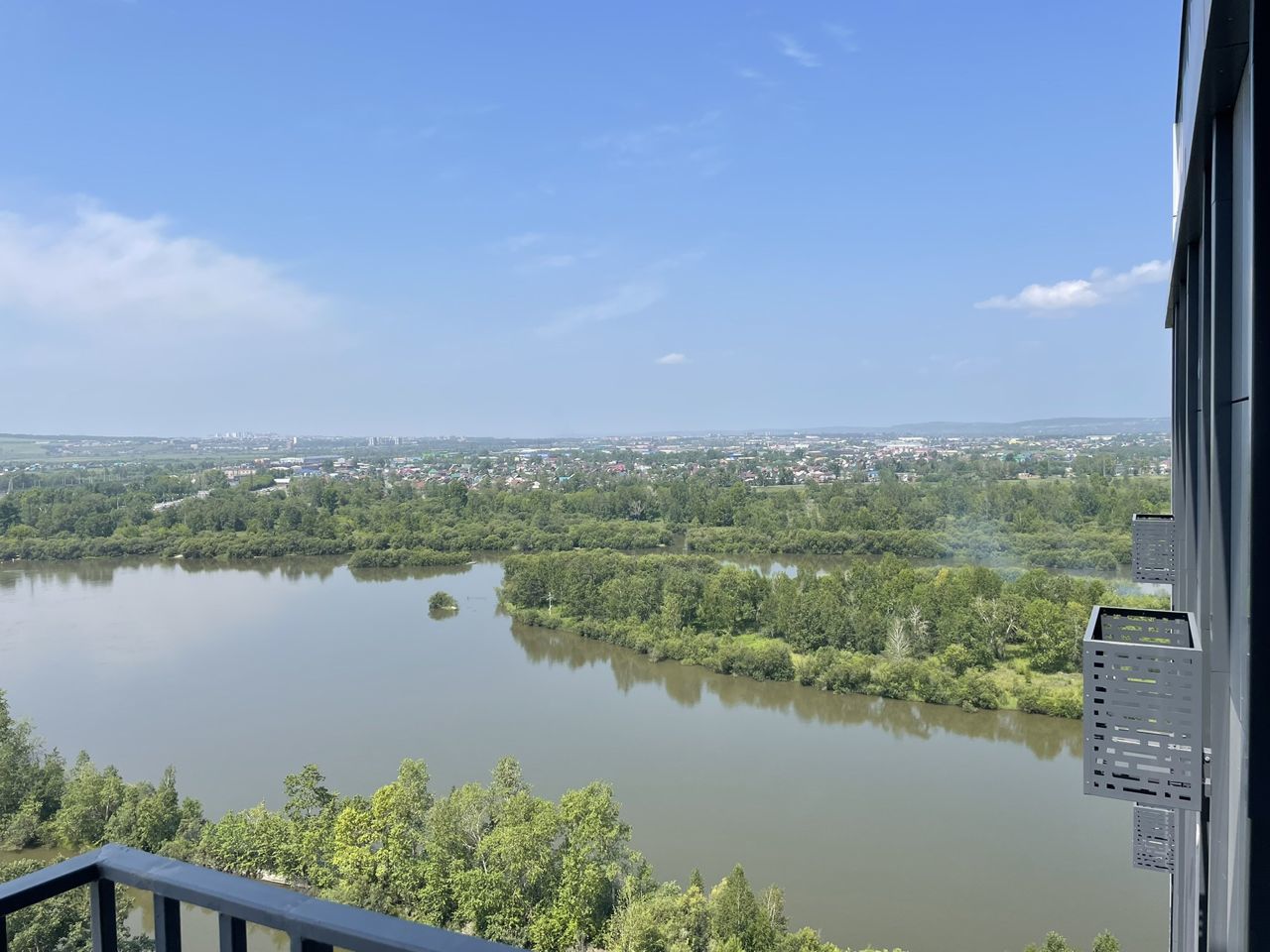 Уютная квартира-студия 22 кв.м. в новом доме с видом на реку Иркут